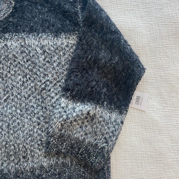 NWT- Oversized Boxy Knit Crewneck - Picture 7 of 9